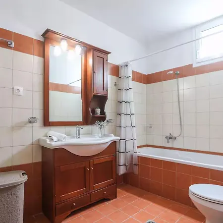 Elite Ena Villa Áno Korakiána