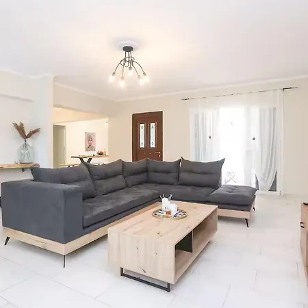 Elite Ena Villa