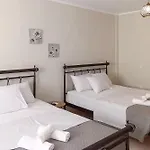 Elite Ena Ano Korakiana
