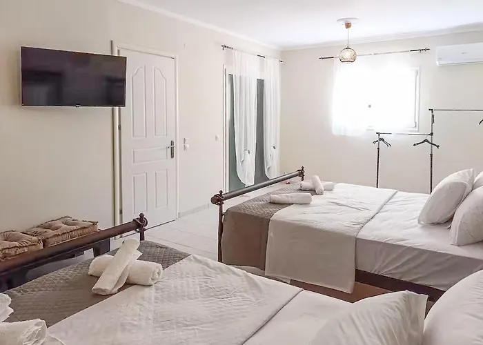 Elite Ena Ano Korakiana