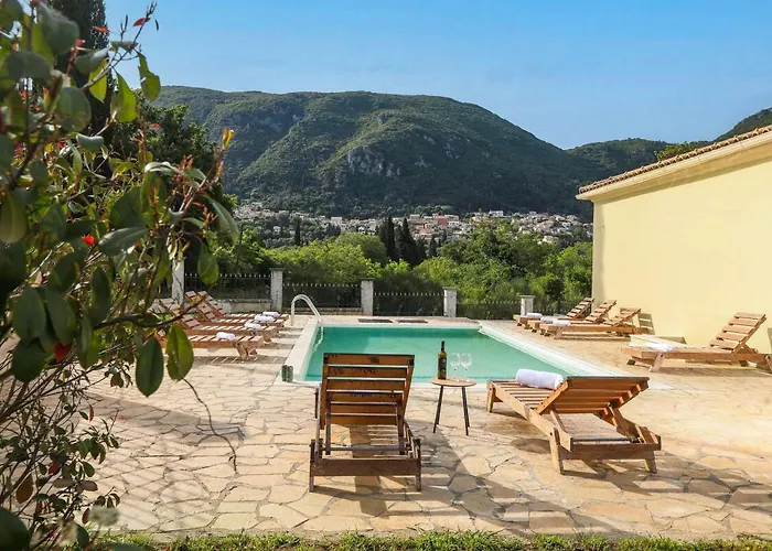 Elite Ena Ano Korakiana